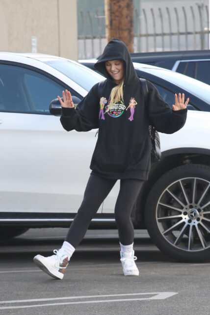 JoJo Siwa shows off her moves at the dance studio
