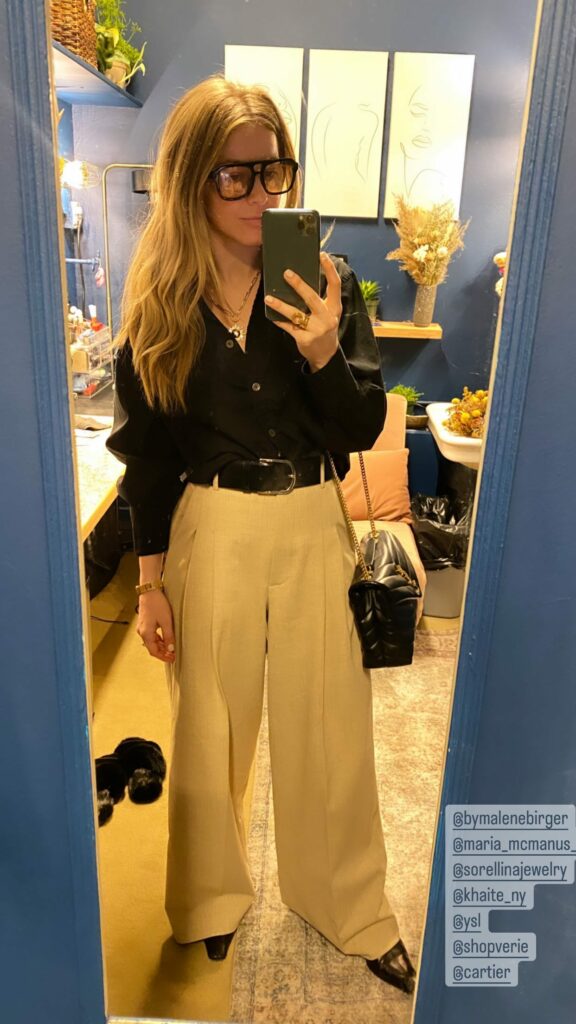 Julianne Hough taking a selfie.