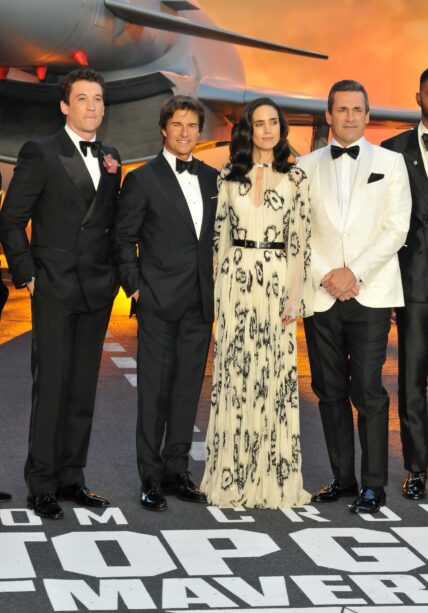 Miles Teller, Jennifer Connolly, Jerry Bruckheimer, Tom Cruise, The Duchess of Cambridge and Prince William attend the Top Gun Maverick Royal Film Performance, in Leicester Square, London. 19th May 2022. 20 May 2022 Pictured: Miles Teller, Tom Cruise, Jennifer Connolly and Jon Hamm attend the Top Gun Maverick Royal Film Performance, in Leicester Square, London. 19th May 2022. Photo: Andrew Sims The Sunday Times Material must be credited "The Times/News Licensing" unless otherwise agreed. 100% surcharge if not credited. Online rights need to be cleared separately. Strictly one time use only subject to agreement with News Licensing. Photo credit: News Licensing / MEGA TheMegaAgency.com +1 888 505 6342 (Mega Agency TagID: MEGA859850_087.jpg) [Photo via Mega Agency]