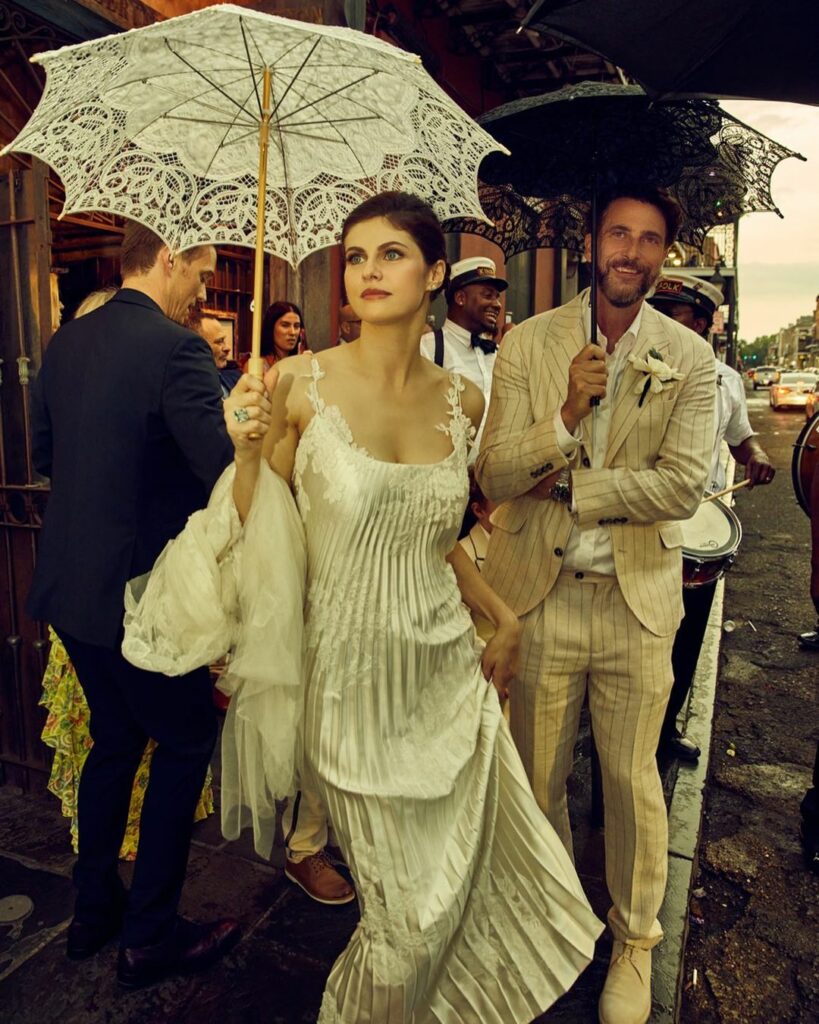 Alexandra Daddario got married to Andrew Form