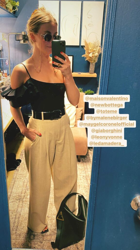 Julianne Hough taking a selfie.