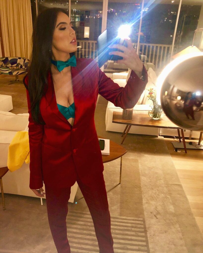 Noor Alfallah posing for the camera.