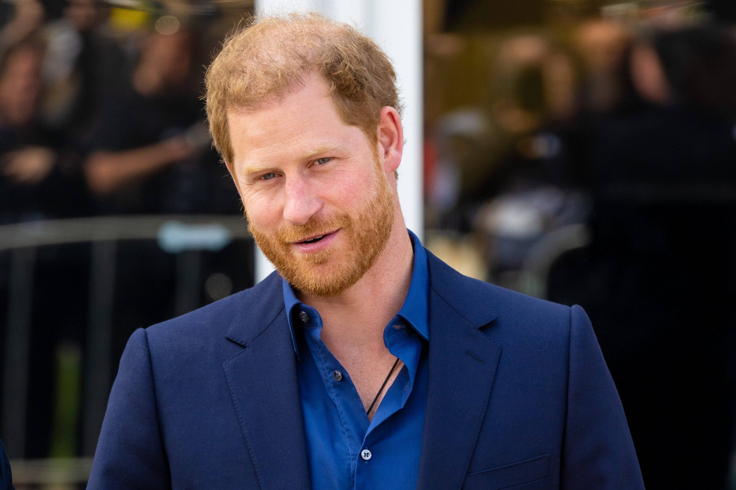 Prince Harry, Duke of Sussex visits wheelchair basketball during the Invictus Games at Zuiderpark in The Hague. 22 Apr 2022 Pictured: Prince Harry, Duke of Sussex visits wheelchair basketball during the Invictus Games at Zuiderpark in The Hague.