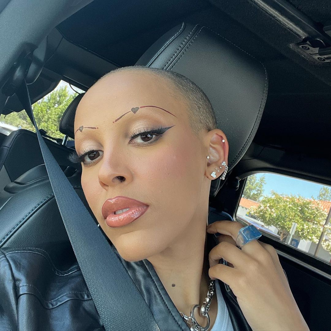 Doja Cat rocks shaved head