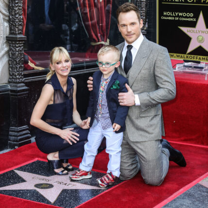 Chris Pratt and Anna Faris with their son