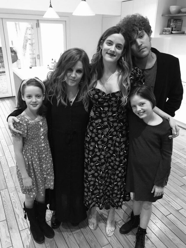 Lisa Marie Presley with her kids
