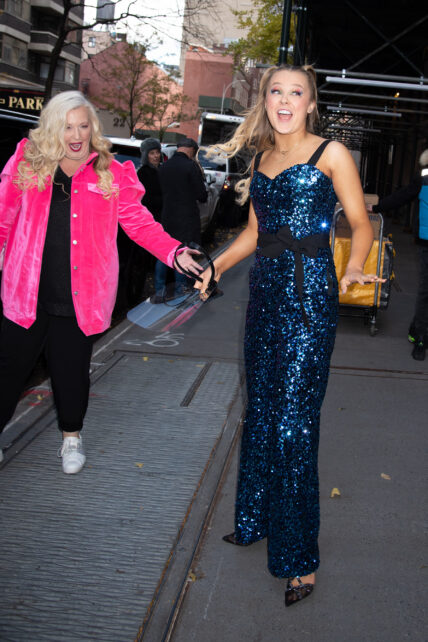 JoJo Siwa Laughs Off a Potential Slip on Sidewalk Grating in NYC