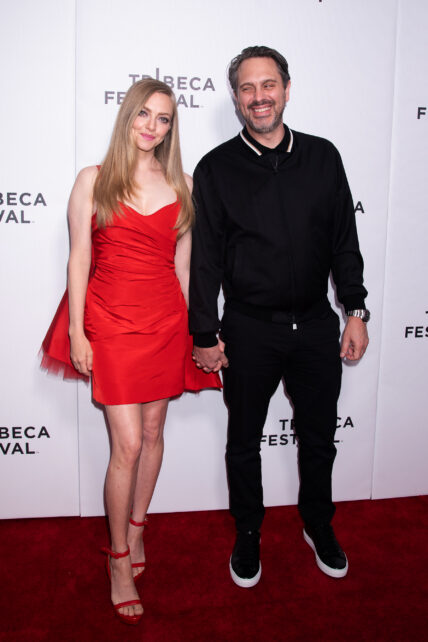 Amanda Seyfried and Thomas Sadoski