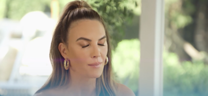 Armie Hammer's Estranged Wife, Elizabeth Chambers' 'Life Has Been Hell' Since Scandal