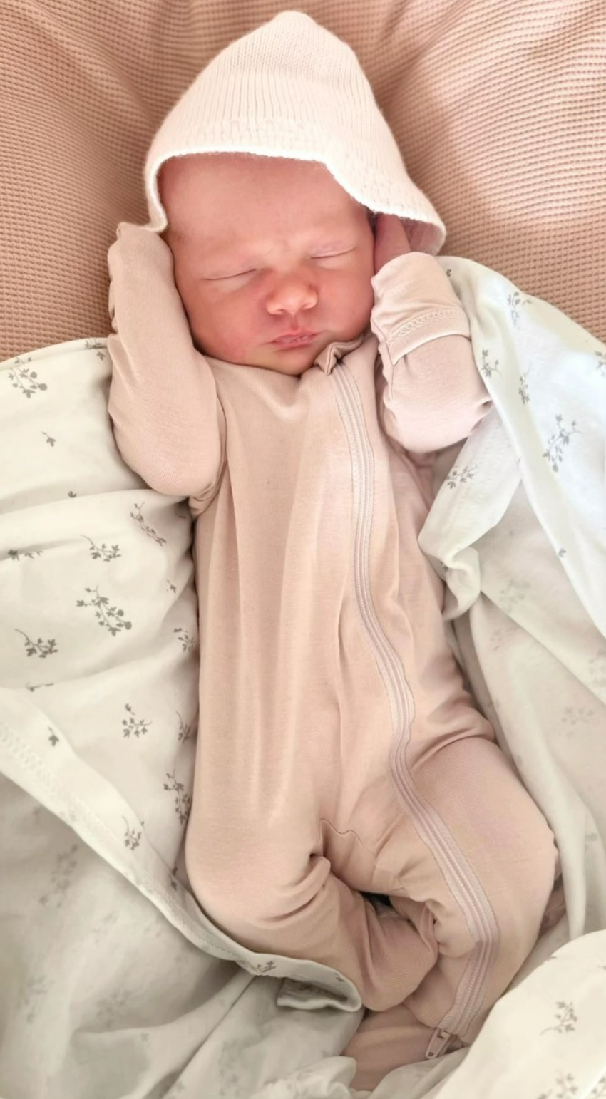 Hilaria Baldwin welcomes seventh child 