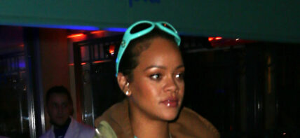 Pregnant Rihanna have dinner at famous restaurant Caviar Kaspia