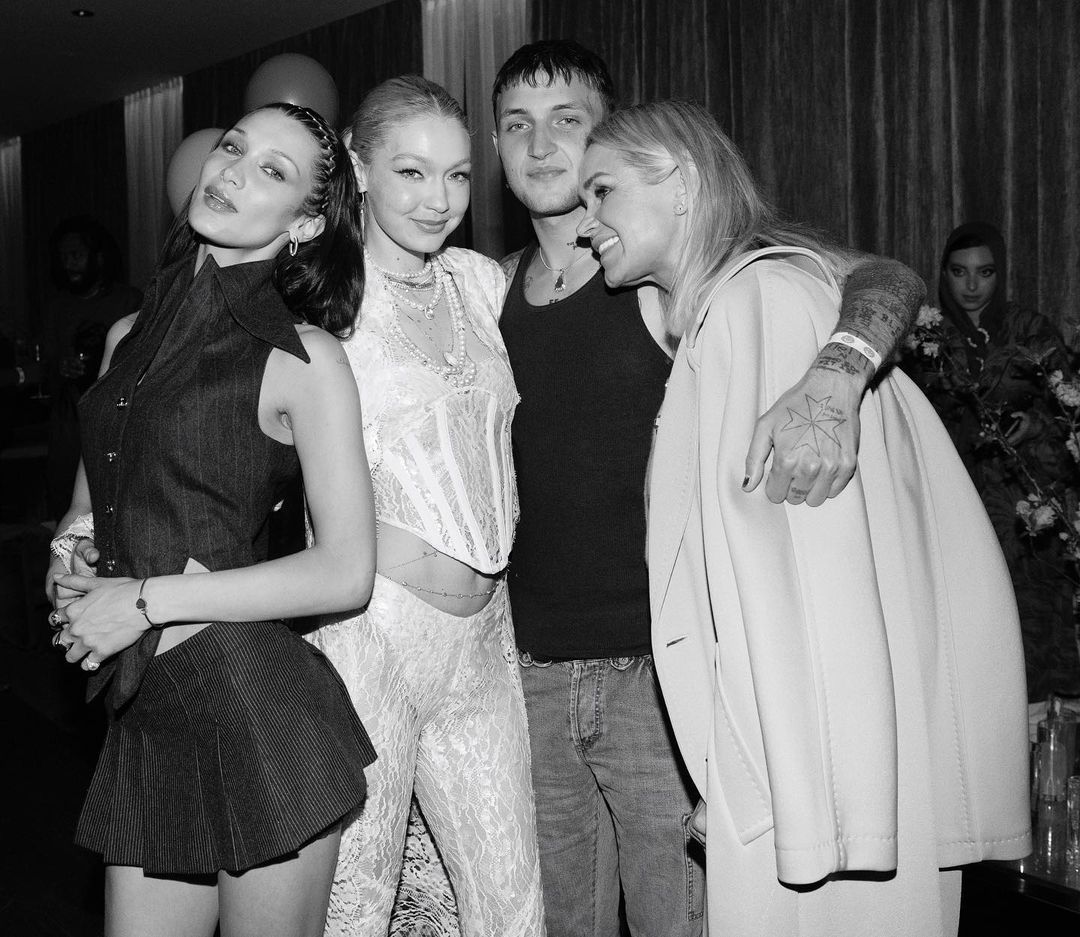 Yolanda Hadid and her kids