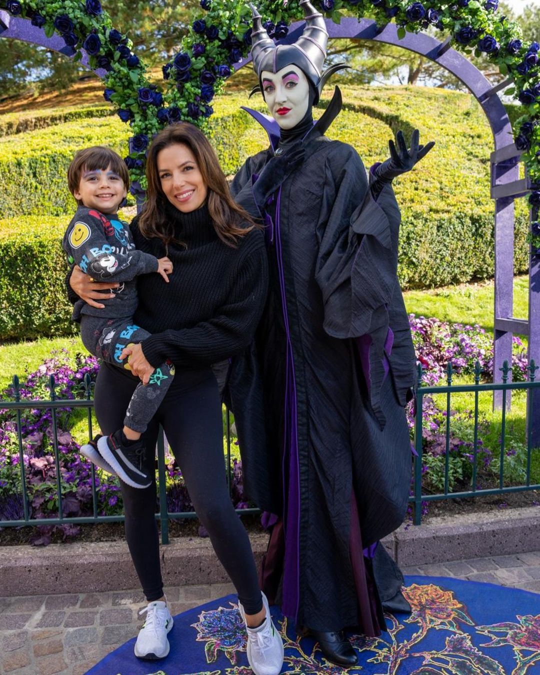 Eva Longoria visits disneyland paris