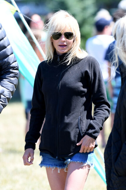 Anna Faris and Eva Longoria enjoy a break together off set as they film Overboard in Canada