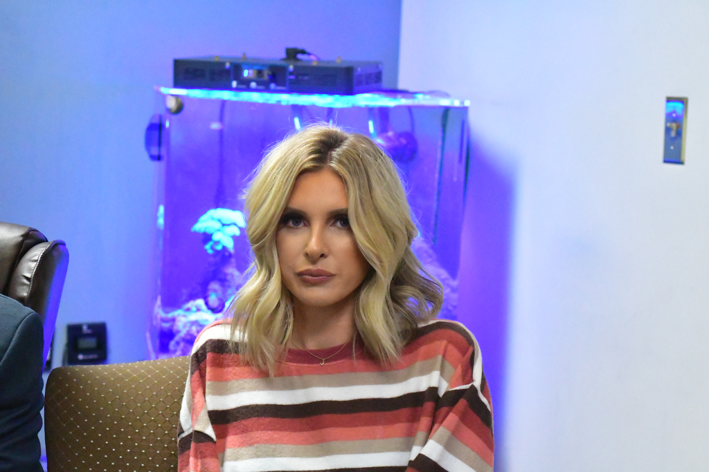 Lindsie Chrisley breaks silence on Todd & Julie Chrisley's sentencing