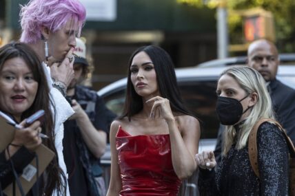 Megan Fox wants Grimes to find elf ear mods for her