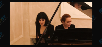 Lindsay Lohan and Ali Lohan playing music together