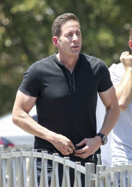 Tarek El Moussa gets some fresh air from a ventilator on 'Extra!'