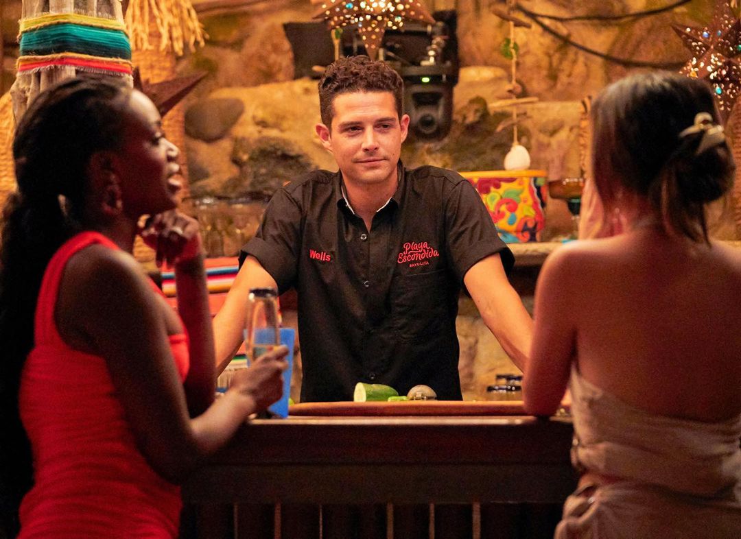 Wells Adams bartending on Bachelor In Paradise