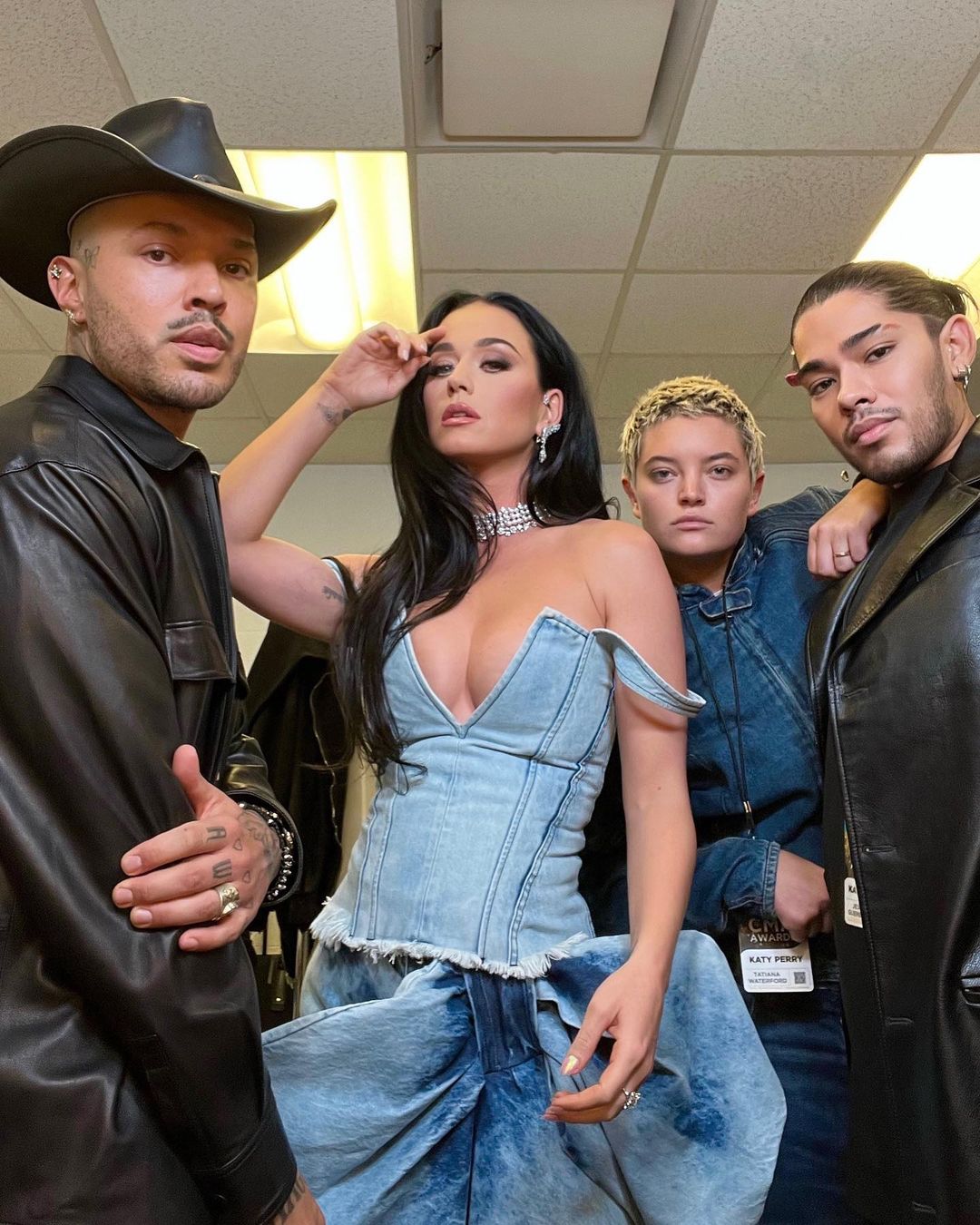 Katy Perry Followers Are Confused By Her CMA Appearance, Accuse Her Of 'Switching Sides'
