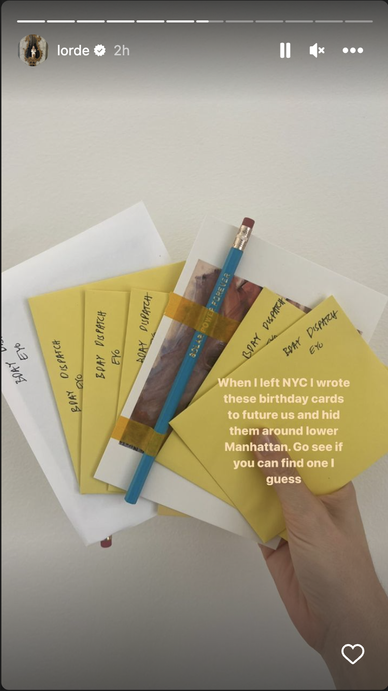Lorde-Sends-Her Fans-On-A-Scavenger-Hunt-Around-NYC-To-Celebrate-Her-Birthday