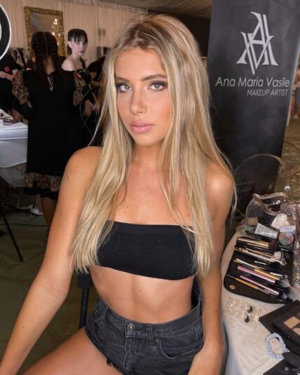 Andreea Dragoi posing for the camera.