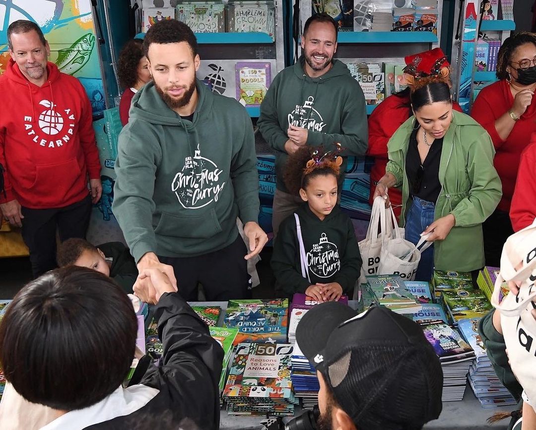 Christmas with the Curry's event