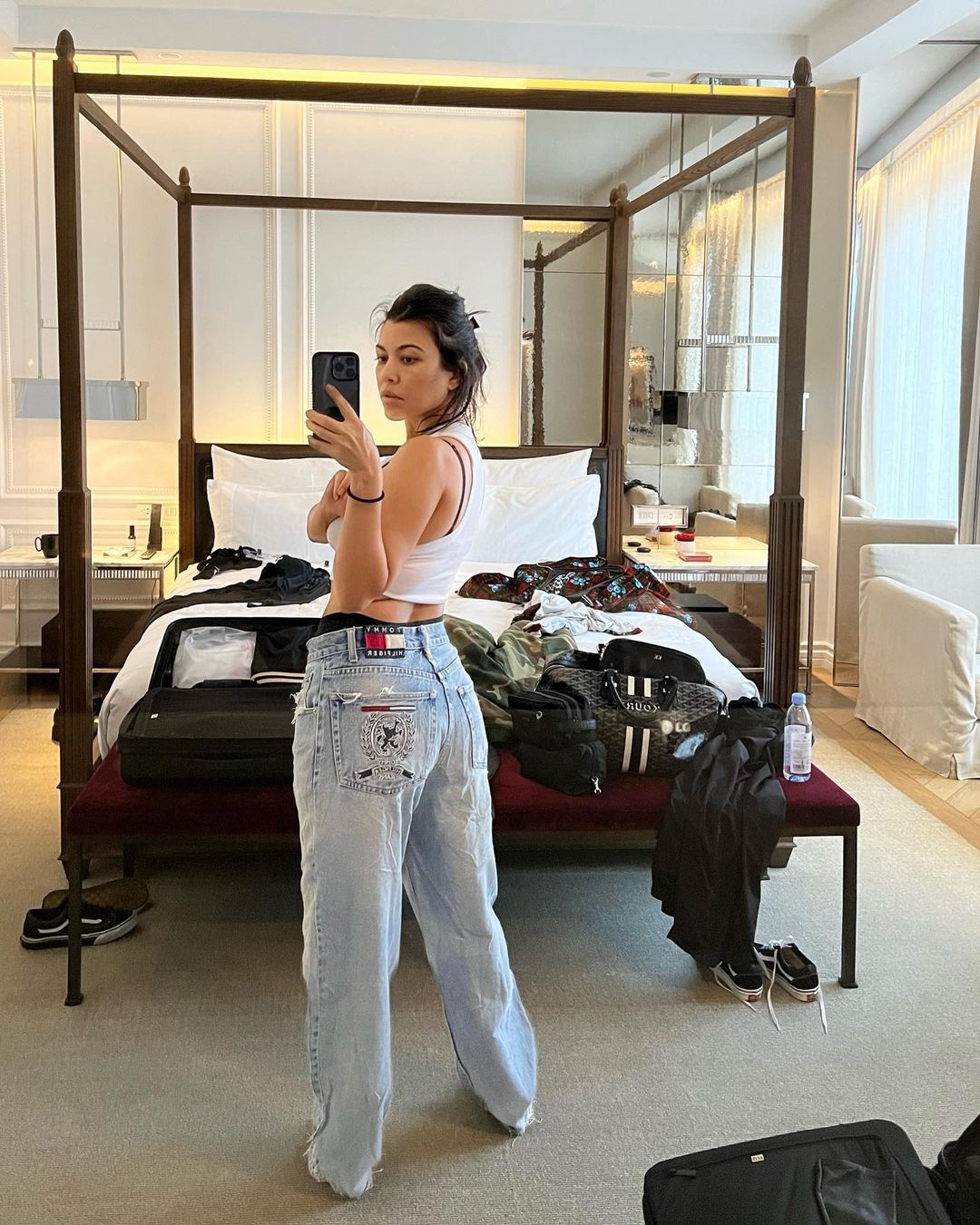 Kourtney Kardashian & Travis Barker Blesses The City Of New York With Their Love