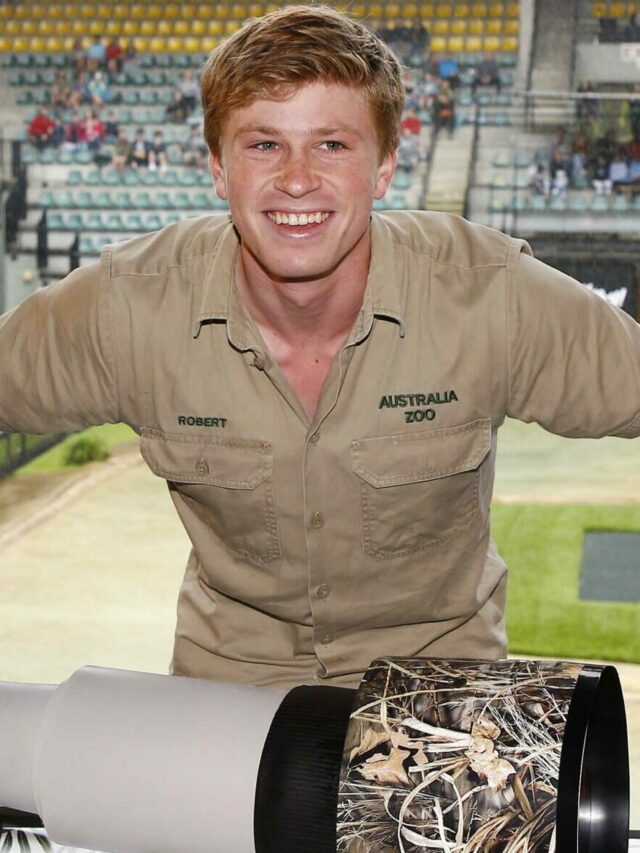 Robert Irwin celebrates his 19th birthday at Australia Zoo!