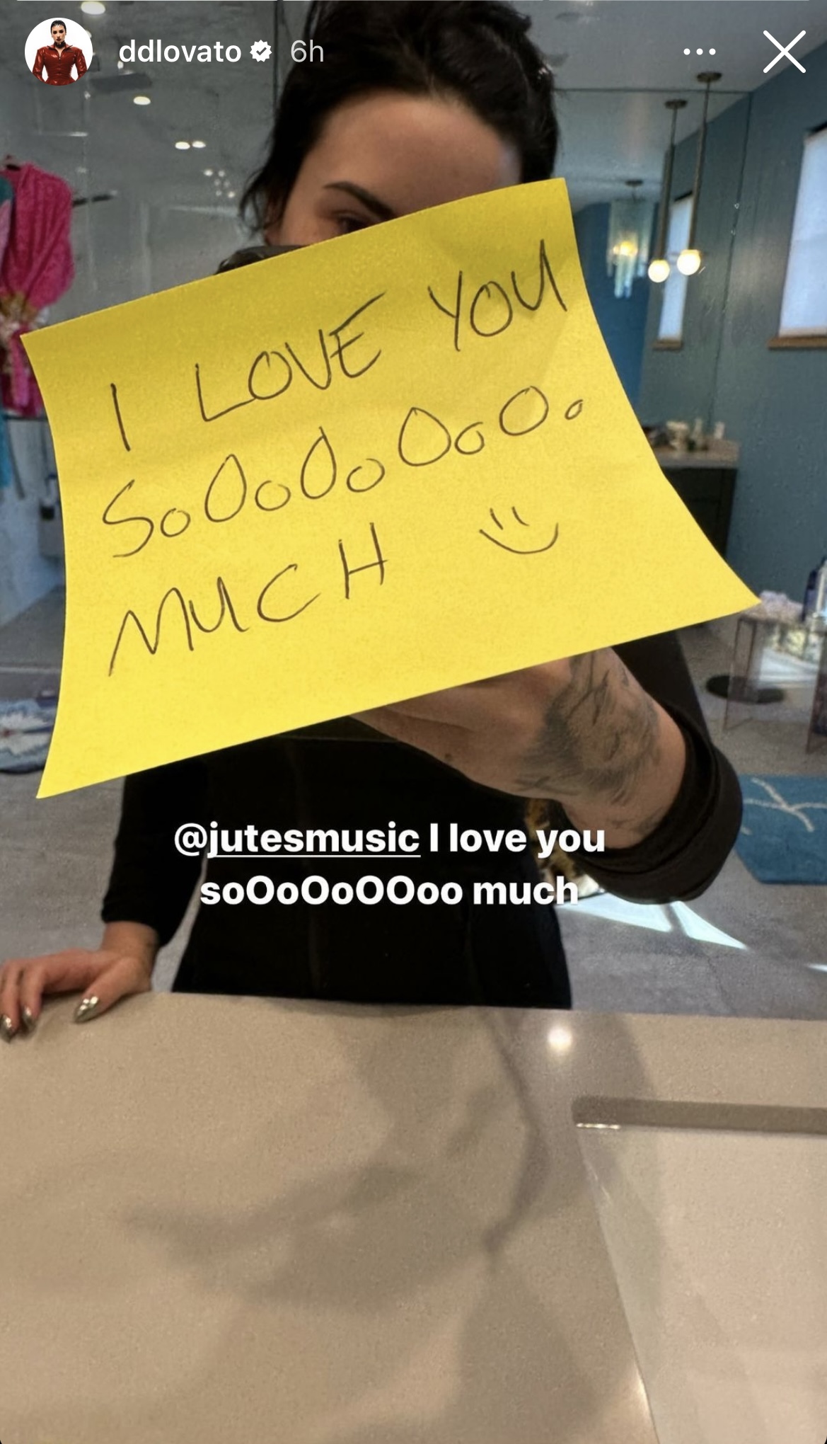 Demi Lovato Gushes About How BF Jutes Always Leaves Her The 'Sweetest' Notes