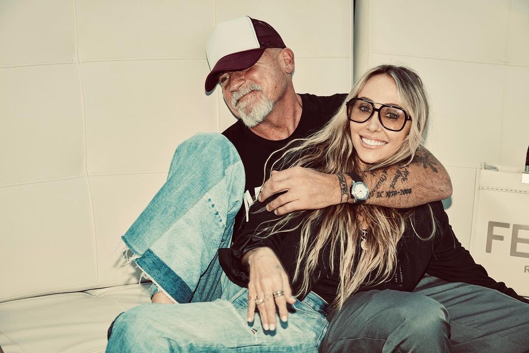 Tish Cyrus and Dominic Purcell enjoy New Year