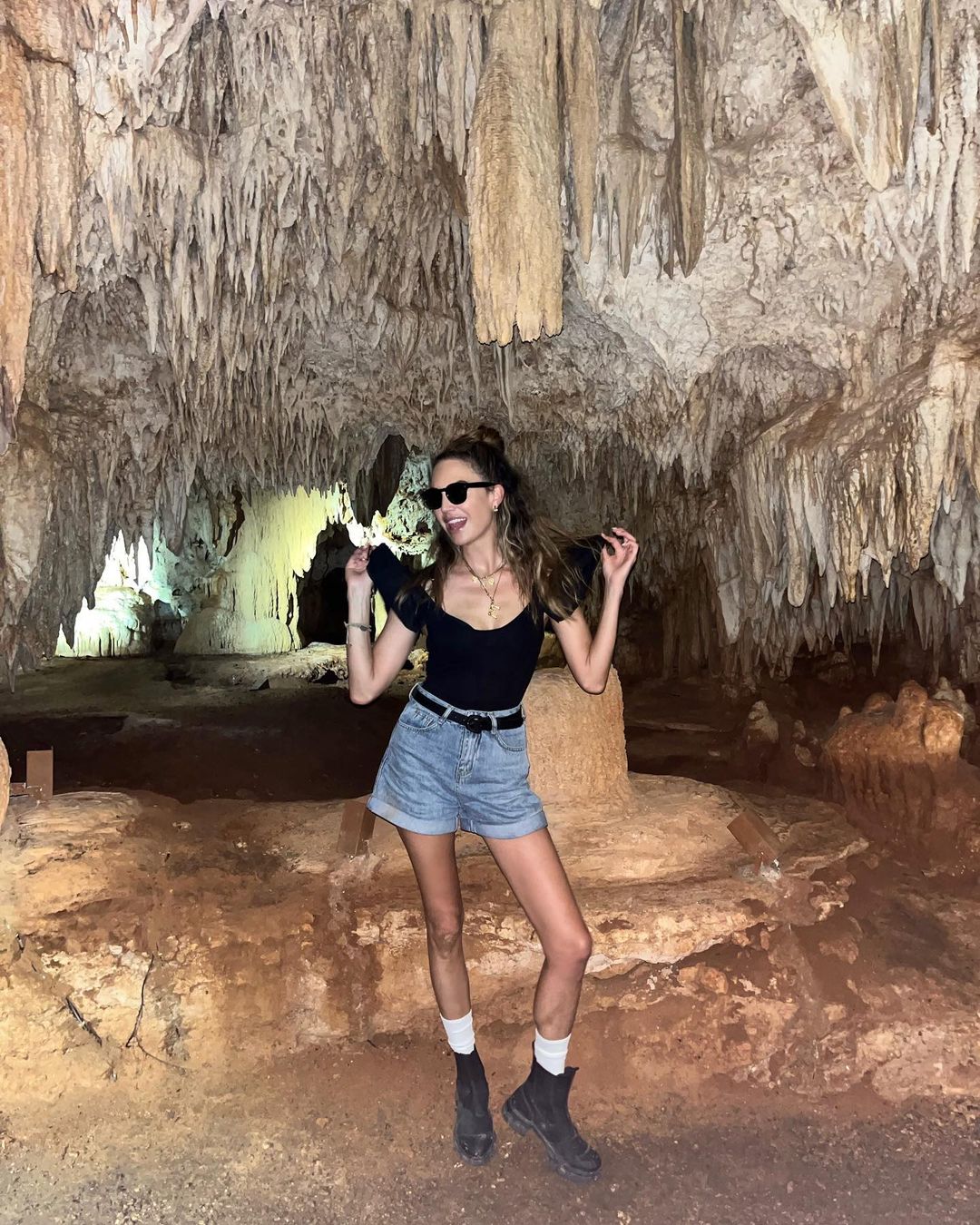 Armie Hammer's Ex-Wife Elizabeth Chambers Isn't Flaunting Her New Relationship In Front Of The Kids