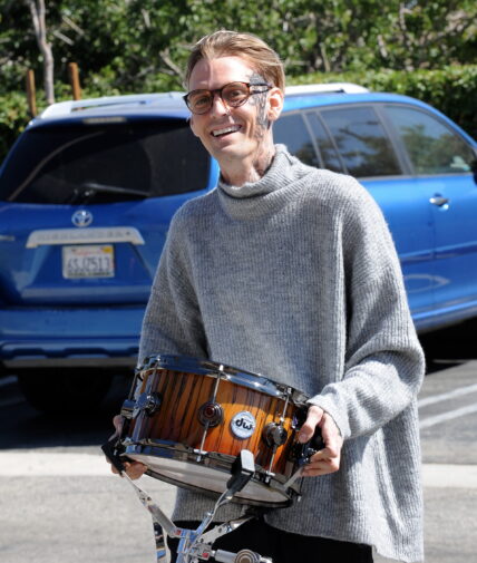 Aaron Carter new face tattoo at the Guitar Center