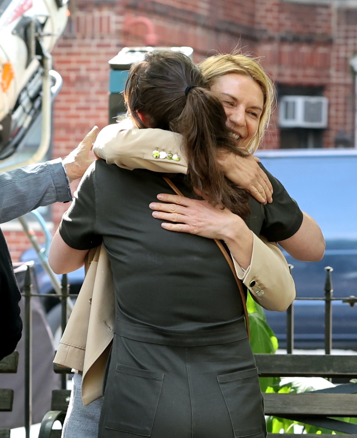 Lizzy Caplan and Claire Danes on set