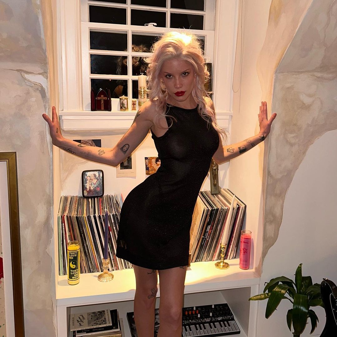 Halsey dresses up for Valentine's Day