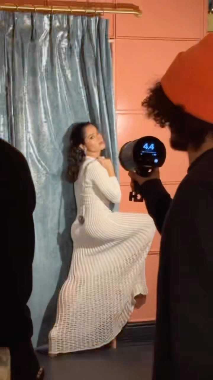 Salma Hayek in behind-the-scenes video