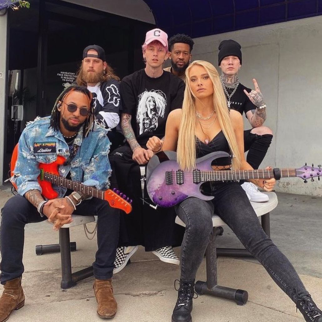 Sophie Lloyd performing with Machine Gun Kelly