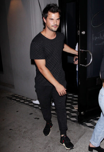 Taylor Lautner leaving Craig apos s restaurant in West Hollywood