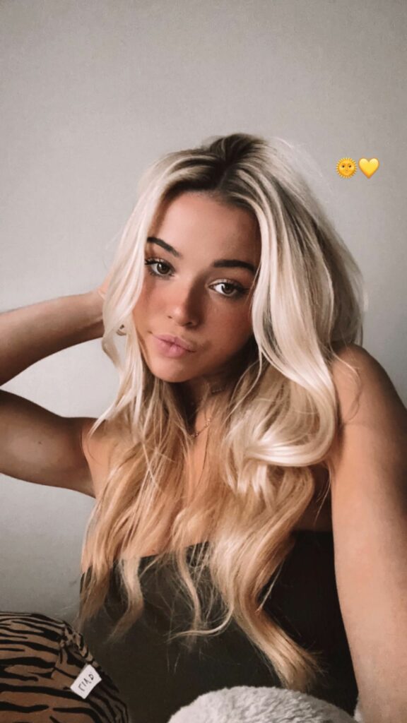 Olivia Dunne taking a selfie.