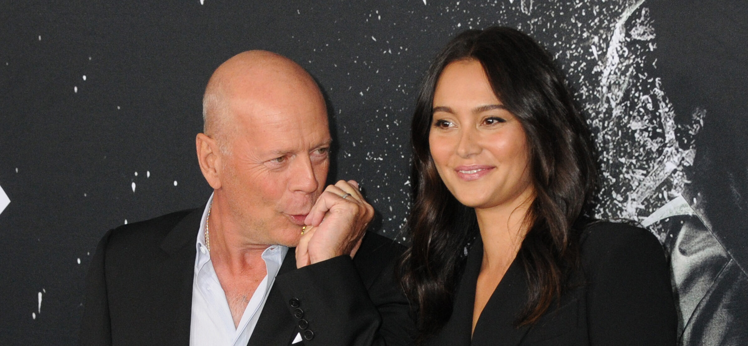 A esposa de Bruce Willis dá uma rara atualização sobre a batalha do ator contra a demência