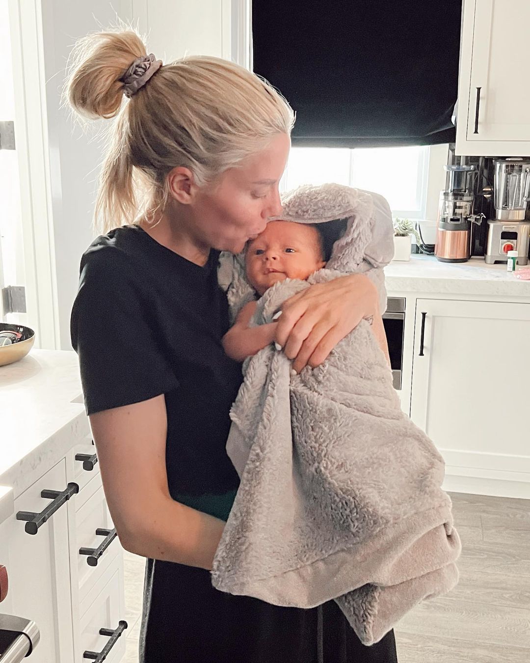 Tarek & Heather Rae El Moussa Team Up For Newborn's Bath Time