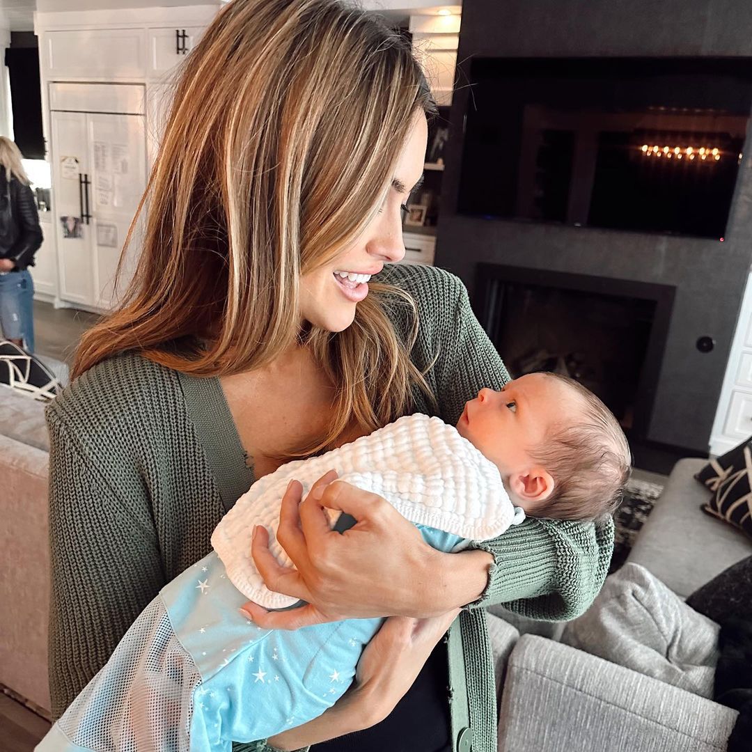 Heather Rae El Moussa Bonds With 'Selling Sunset' Co-Stars At Therapeutic Dinner