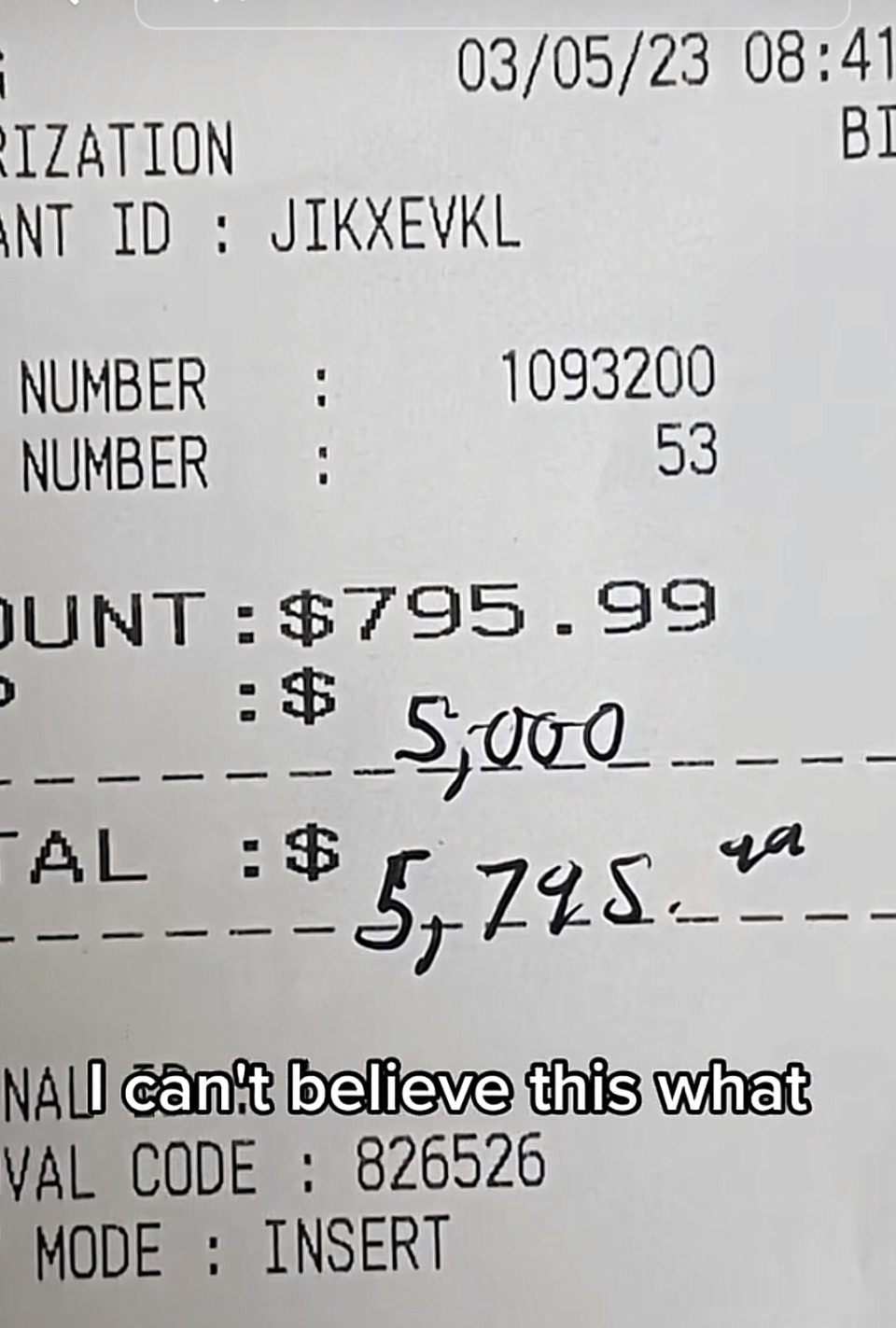 Jason Derulo leaves big tip 