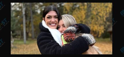 'Bachelor' Girls Kaity Bigger And Gabi Elnicki Take Bubble Bath Together