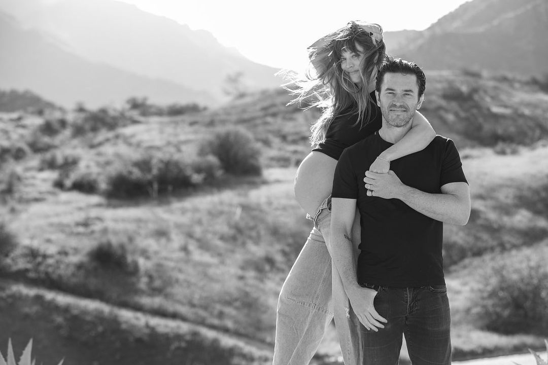 Kaley Cuoco and Tom Pelphrey tease close due date