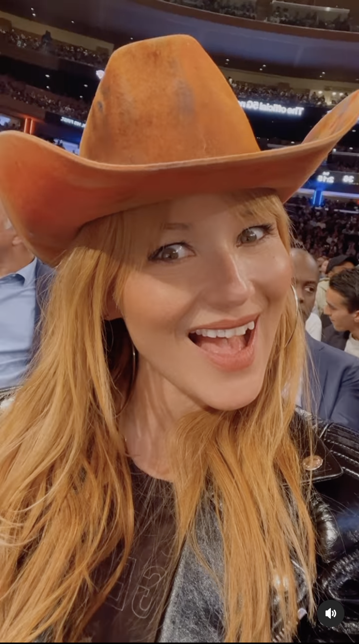 Jewel Reveals She Was Robbed Leaving Her $3M In Debt