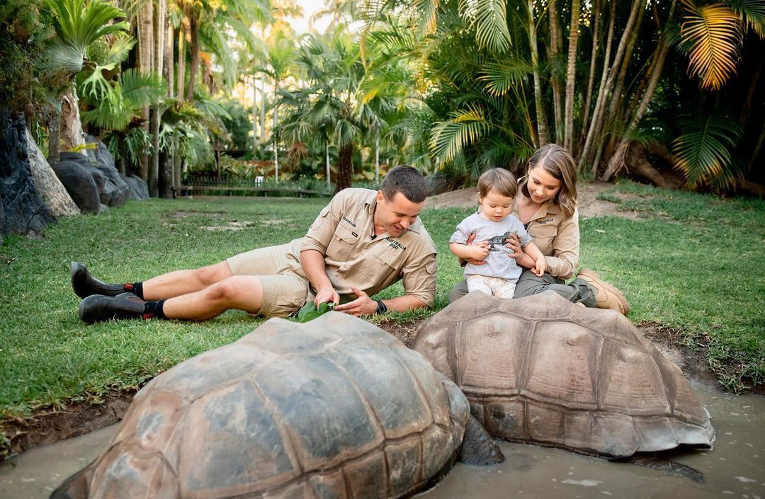 Fans Praise Bindi Irwin's Return To The Zoo After Endometriosis Surgery