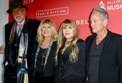 'Fleetwood Mac' Singer Christine McVie Died Of Massive Stroke, Following Cancer Diagnosis