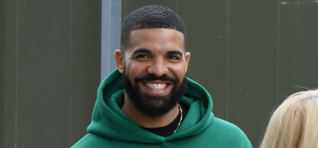 Drake Makes Fans Drool With A Shirtless Bathroom Post