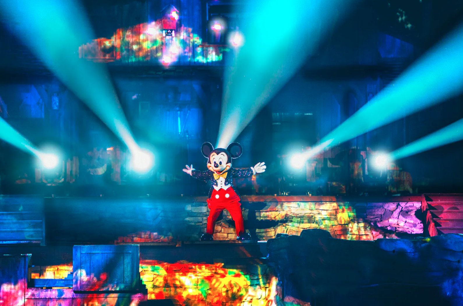 Maleficent Dragon Animatronic Goes Up In Flames During Disneyland Show